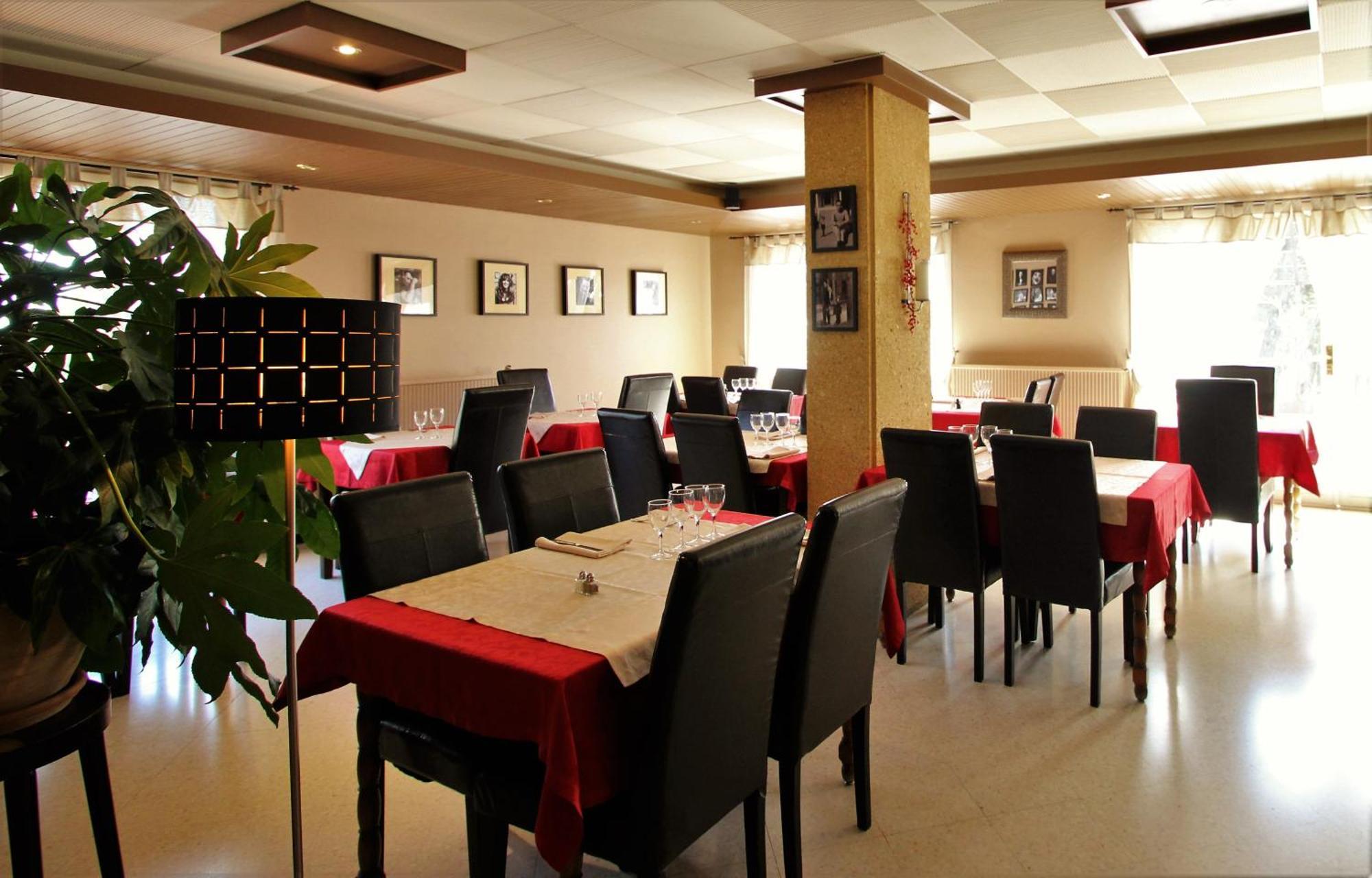 Hotel Le Valaurie Saint-Nazaire  Экстерьер фото