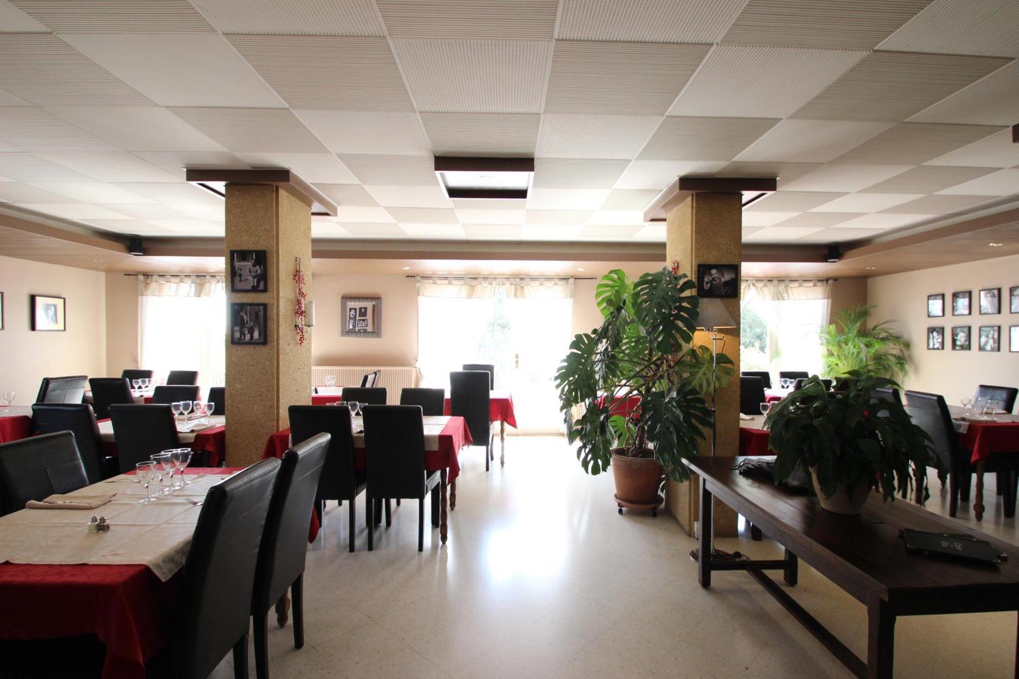 Hotel Le Valaurie Saint-Nazaire  Экстерьер фото