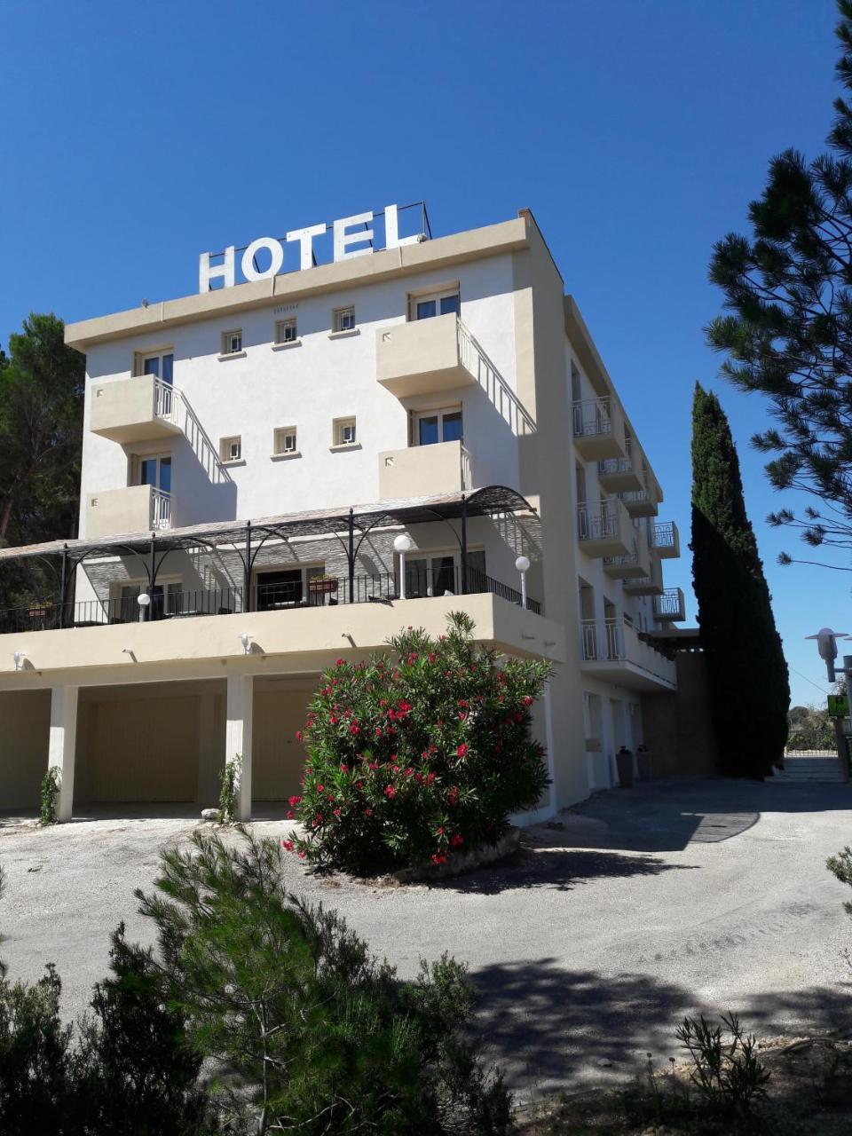 Hotel Le Valaurie Saint-Nazaire  Экстерьер фото