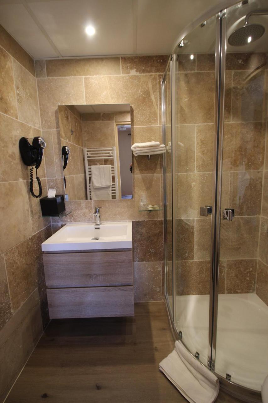 Hotel Le Valaurie Saint-Nazaire  Экстерьер фото