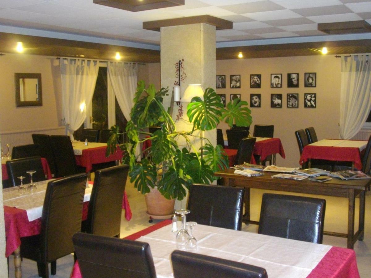 Hotel Le Valaurie Saint-Nazaire  Экстерьер фото
